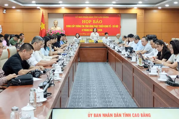 Quang cảnh buổi họp báo.