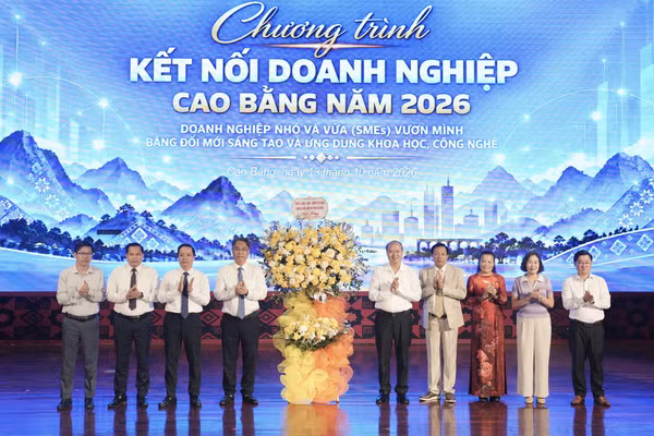 Lãnh đạo tỉnh Cao Bằng chúc mừng cộng đồng doanh nghiệp tỉnh nhân Ngày Doanh nhân Việt Nam 13/10.