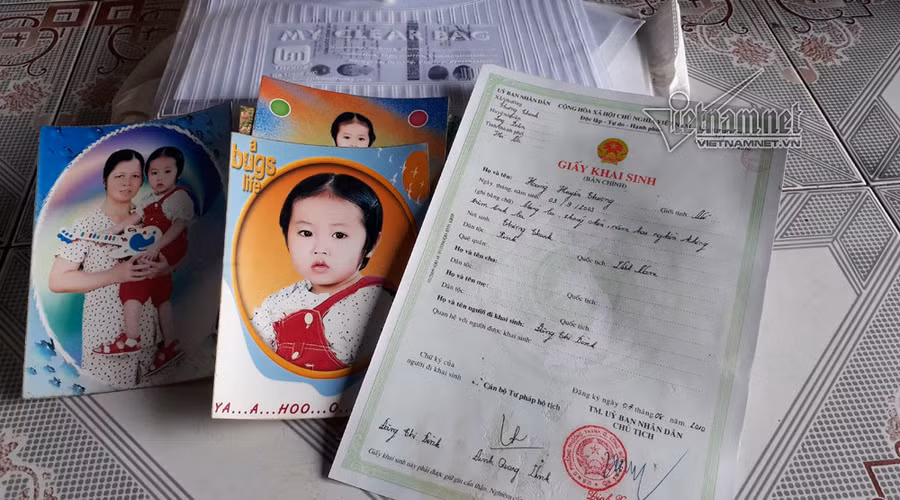 Cặp đôi đi xe sang bỏ con cho người mẹ nghèo nuôi suốt 16 năm ảnh 3
