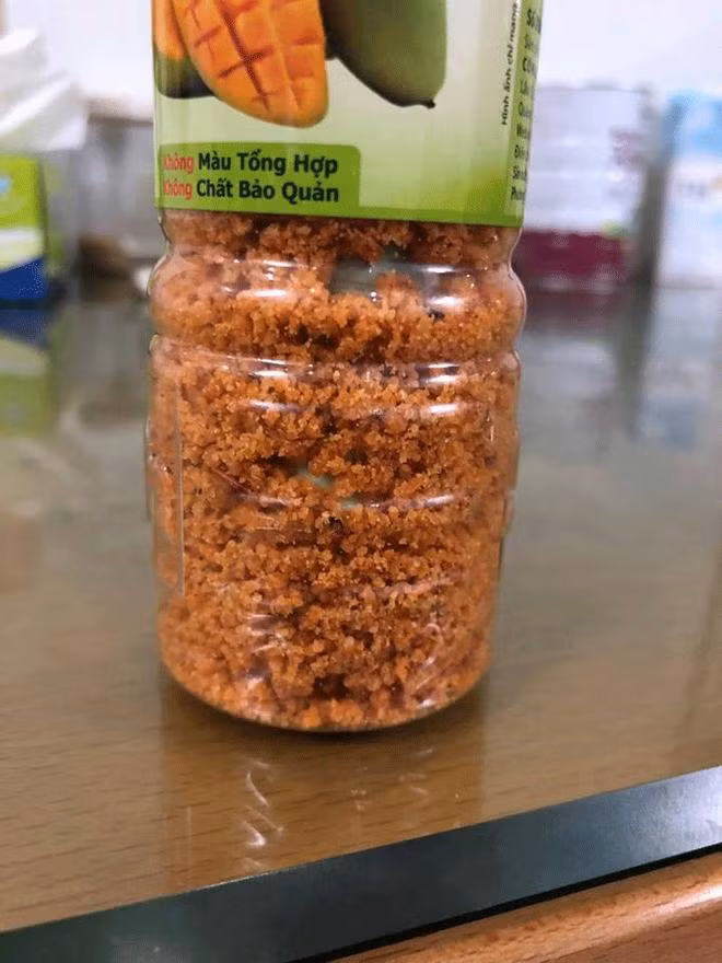 Thậm chí nhét trong lọ muối tôm cũng vẫn bị phát hiện