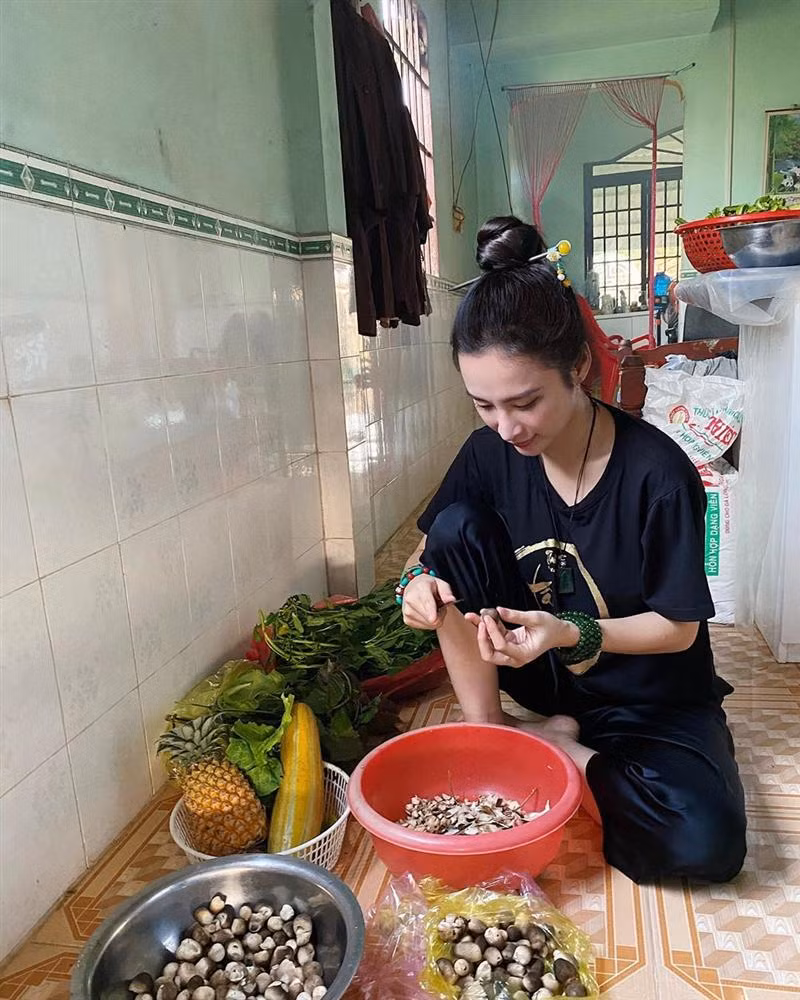 Nữ hoàng thị phi một thời Angela Phương Trinh khoe cuộc sống bình dị khi trở về quê nội-6