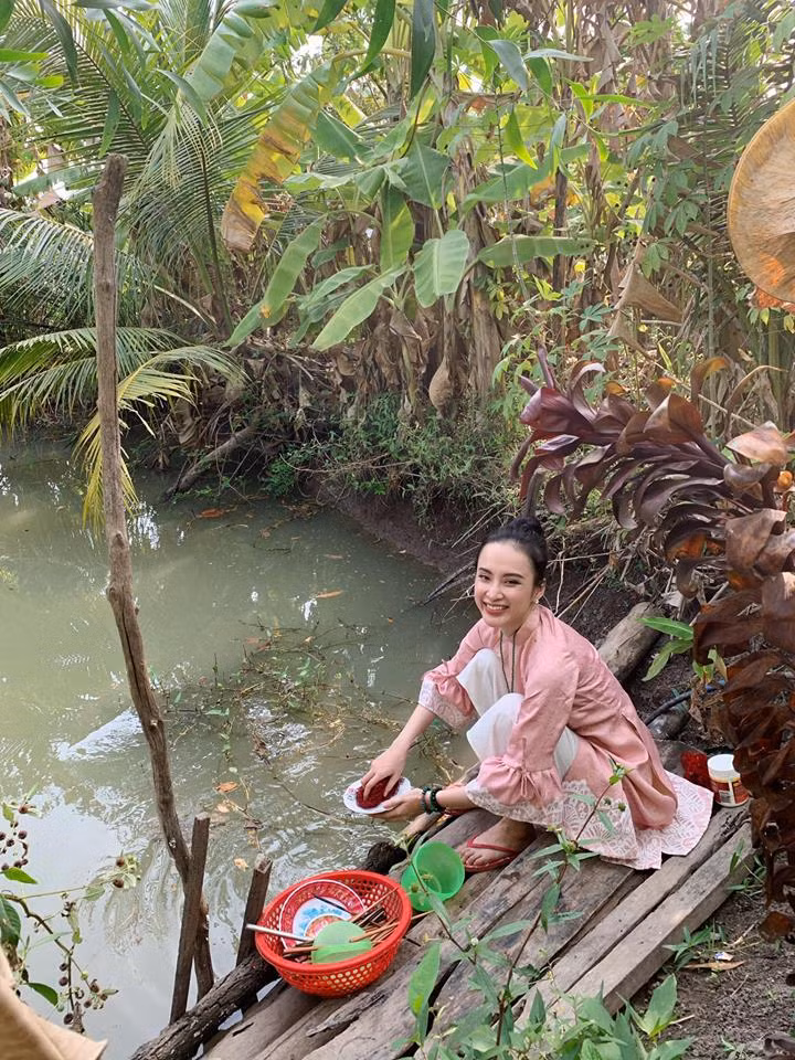 Nữ hoàng thị phi một thời Angela Phương Trinh khoe cuộc sống bình dị khi trở về quê nội-11