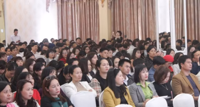 Buổi tập huấn có 500 giáo viên tham dự Buổi tập huấn có 500 giáo viên tham dự