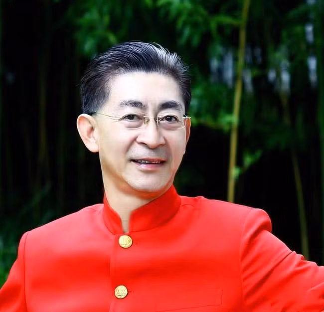 Lục Tiểu Linh Đồng bất ngờ khoe con gái xinh như hoa hậu ảnh 2