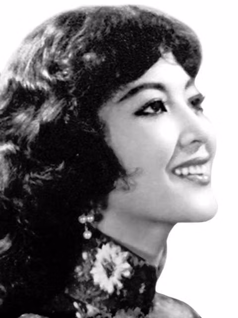 Ảnh hiếm của 2 mỹ nhân Sài Gòn xưa được ví như Marilyn Monroe ảnh 2 Mỹ nhân Sài Gòn xưa sở hữu vòng eo đốt mắt chẳng kém Ngọc Trinh - ảnh 2