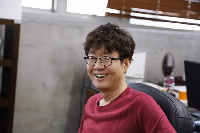 Joo Chul Hwan.