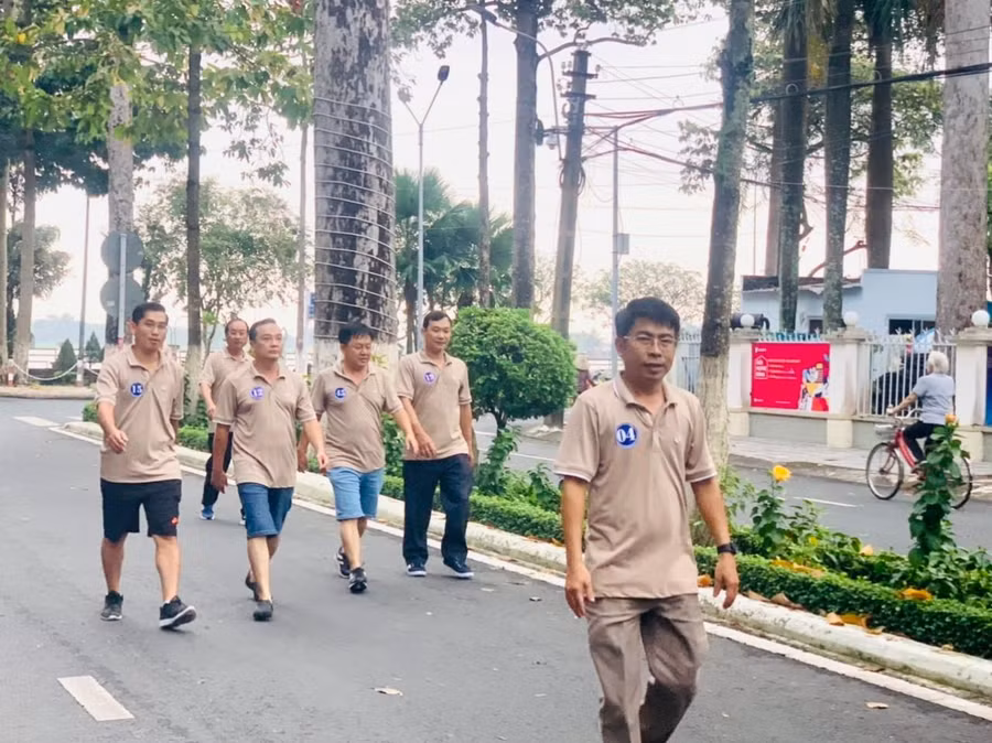 Hơn 200 vận động viên là cán bộ, công chức ngành GD&amp;ĐT tỉnh An Giang dự giải.