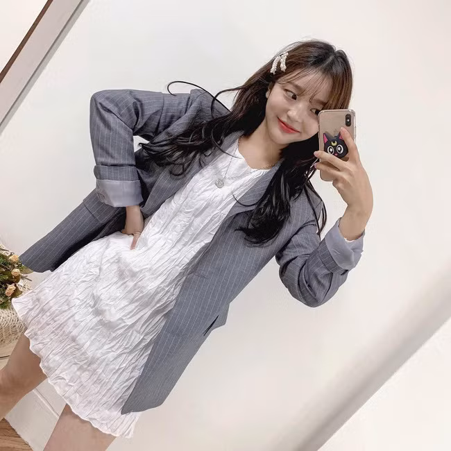 Biết là cặp tóc đang hot, nhưng muốn xinh trẻ và không sến với phụ kiện này thì nhất định các nàng phải biết vài tips sau - Ảnh 7. Biết là cặp tóc đang hot, nhưng muốn xinh trẻ và không sến với phụ kiện này thì nhất định các nàng phải biết vài tips sau - Ảnh 7.