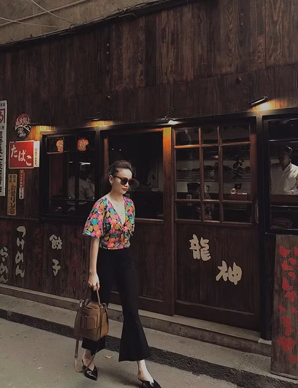 Mẹo chọn dáng quần tôn chân thon như sao Việt ảnh 6 Mẹo chọn dáng quần tôn chân thon như sao Việt ảnh 6