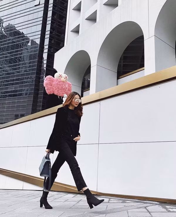 Mẹo chọn dáng quần tôn chân thon như sao Việt ảnh 4 Mẹo chọn dáng quần tôn chân thon như sao Việt ảnh 4