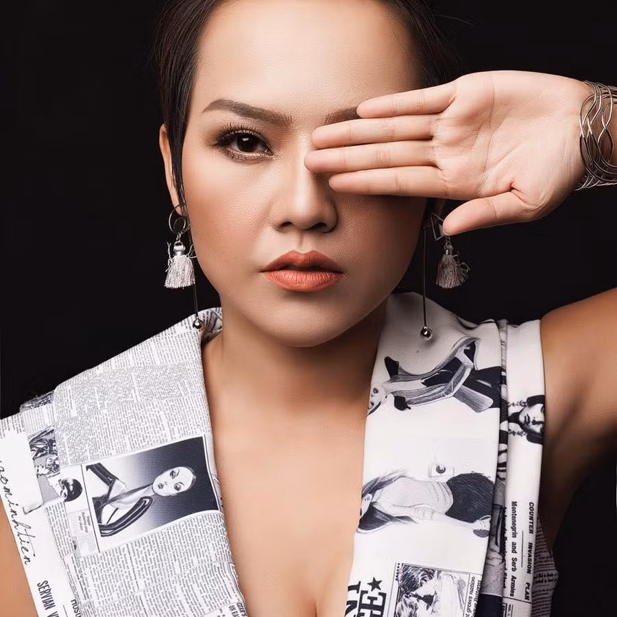 Ca sĩ Thái Thùy Linh.