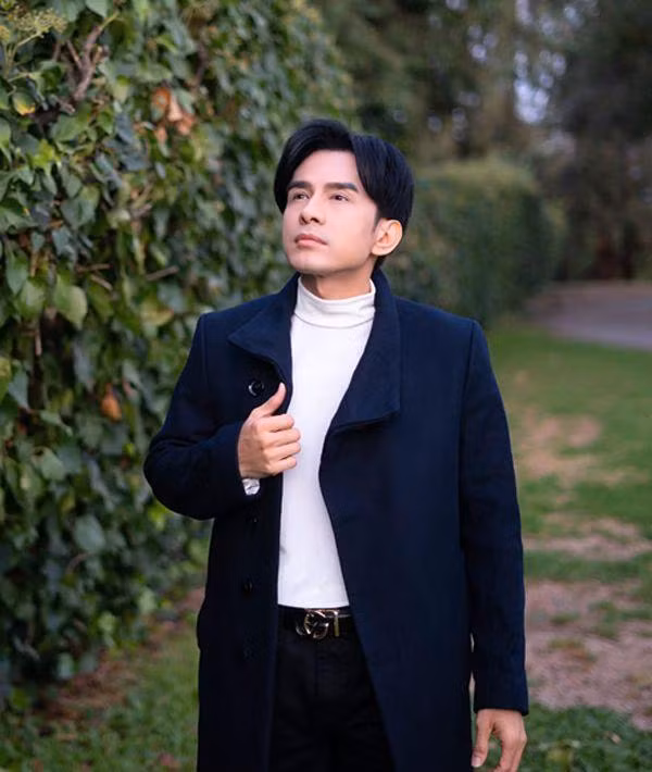 Ca sĩ Đan Trường.