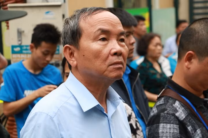 Người dân thủ đô đau buồn tiễn biệt Đại tướng về nơi an nghỉ cuối cùng.