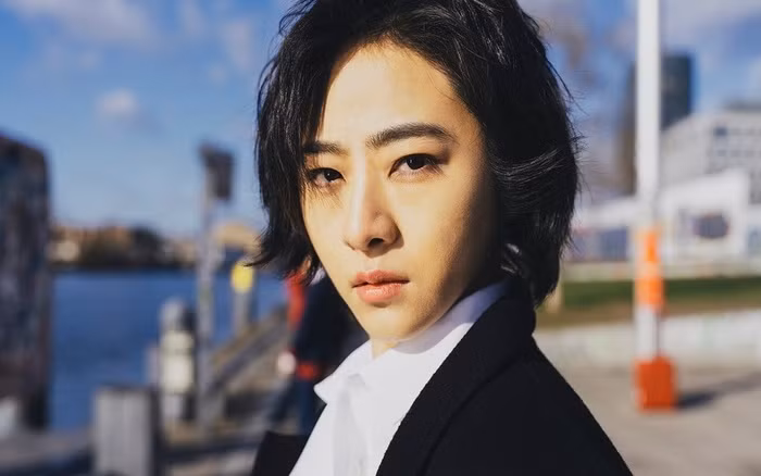 Đàn bà càng tổn thương càng trở nên gai góc, đàn ông càng bi lụy càng dễ đớn hèn