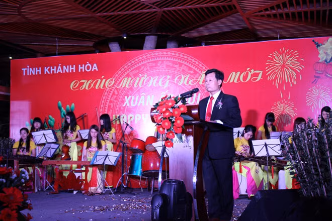Bắt tạm giam nguyên giám đốc Sở Ngoại vụ tỉnh Khánh Hòa ảnh 1 Ông Nguyễn Quốc Trâm thời còn công tác tại Sở Ngoại vụ tỉnh Khánh Hòa /// Ảnh: Website Sở Ngoại vụ tỉnh Khánh Hòa