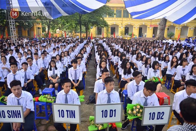 Những điều khác biệt trong lễ khai giảng của 10x mà thế hệ 8x, 9x sẽ ghen tỵ vì chẳng còn cơ hội trải nghiệm - Ảnh 35.