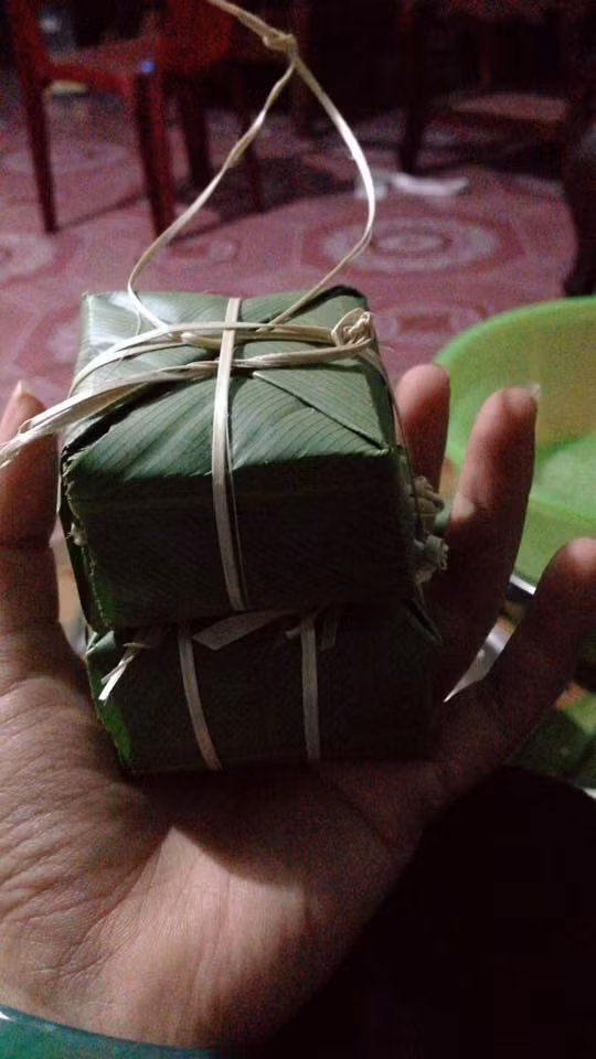Bánh chưng “thiếu nhi”. Bánh chưng “thiếu nhi”.