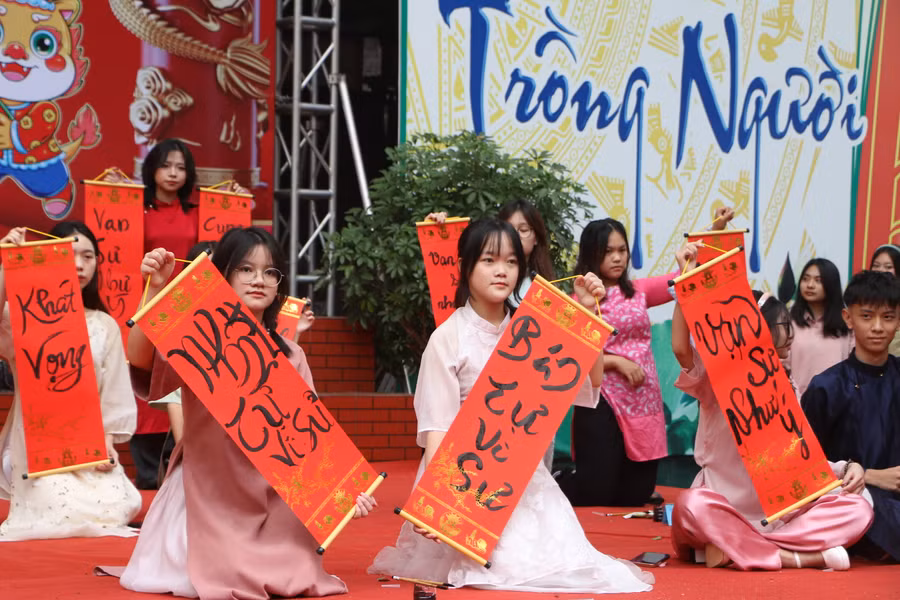 Với chủ đề "Nét bút cầu may", học sinh sẽ thỏa sức sáng tạo với những điều nguyện ước trong năm mới 2024.