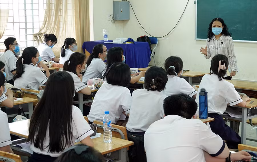 Thầy giáo dặn dò HS lớp 12 trước khi thi tốt nghiệp THPT môn Toán