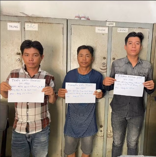 3 đối tượng bị bắt giữ. 3 đối tượng bị bắt giữ.