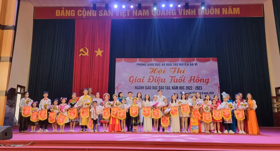 Chung khảo hội thi 'Giai điệu tuổi hồng" ngành giáo dục huyện Ba Vì năm học 2022-2023 .