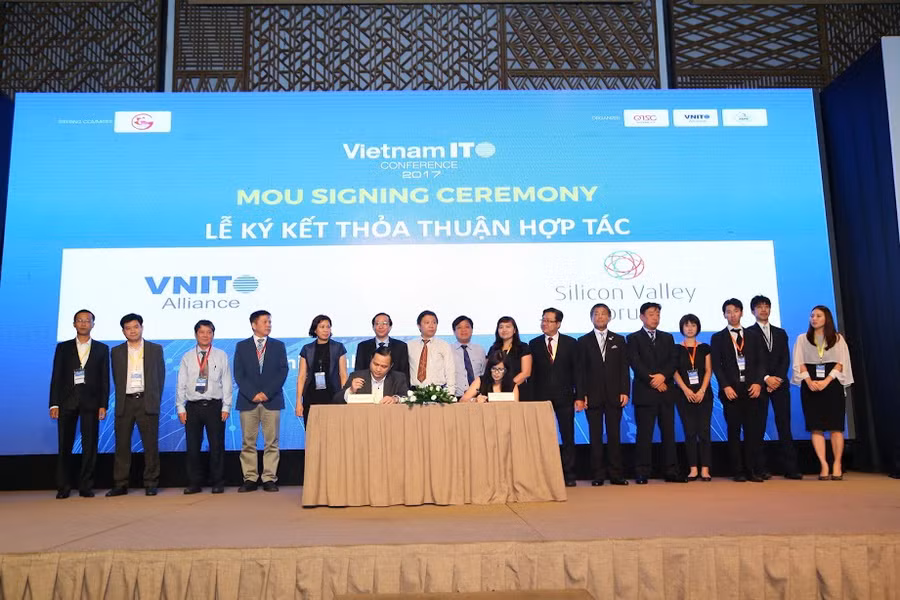 Lễ ký kết thoả thuận hợp tác giữa liên minh các DN xuất khẩu phần mềm Việt Nam (VNITO Alliance) với Silicon Valley Forum (SVF), USA.