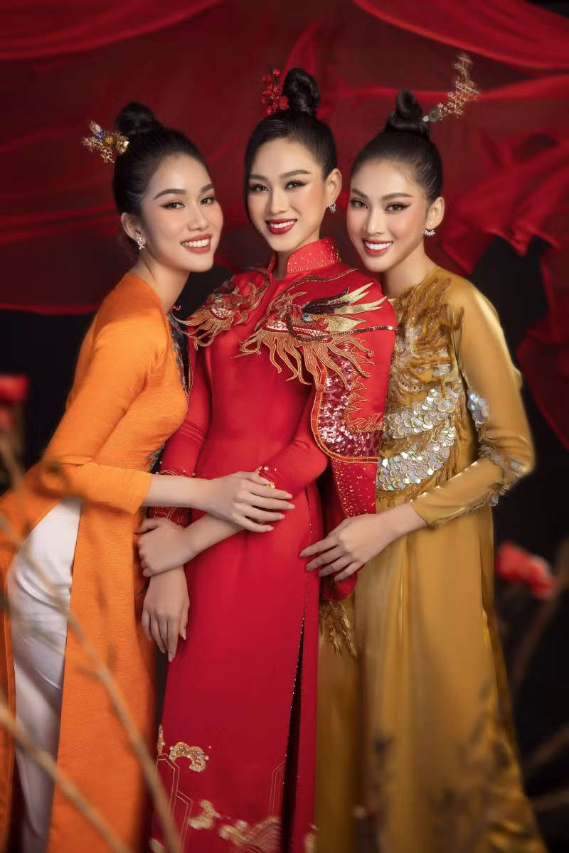 Top 3 Hoa Hậu Việt Nam 2020 lại khoe sắc đầy kiêu sa