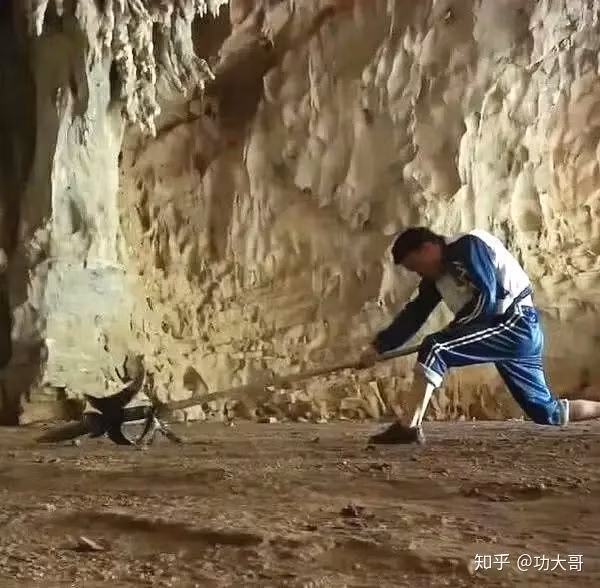 Cộng đồng mạng - Bỏ nhà lên núi sống vì quá mê 
