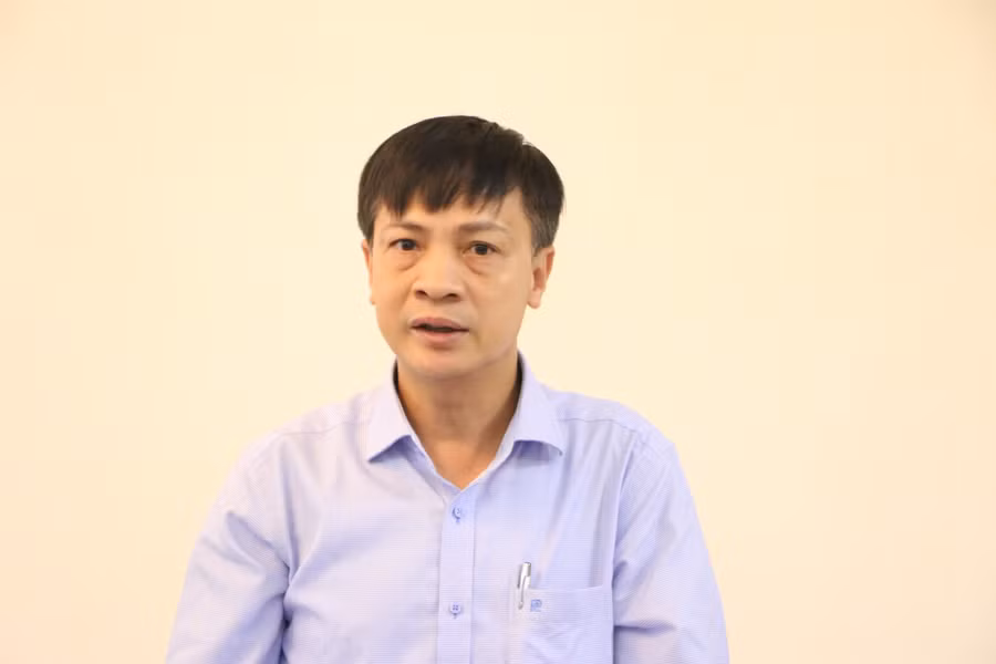 PGS.TS Trần Huy Hoàng - Chủ nhiệm đề tài phát biểu tại cuộc họp.