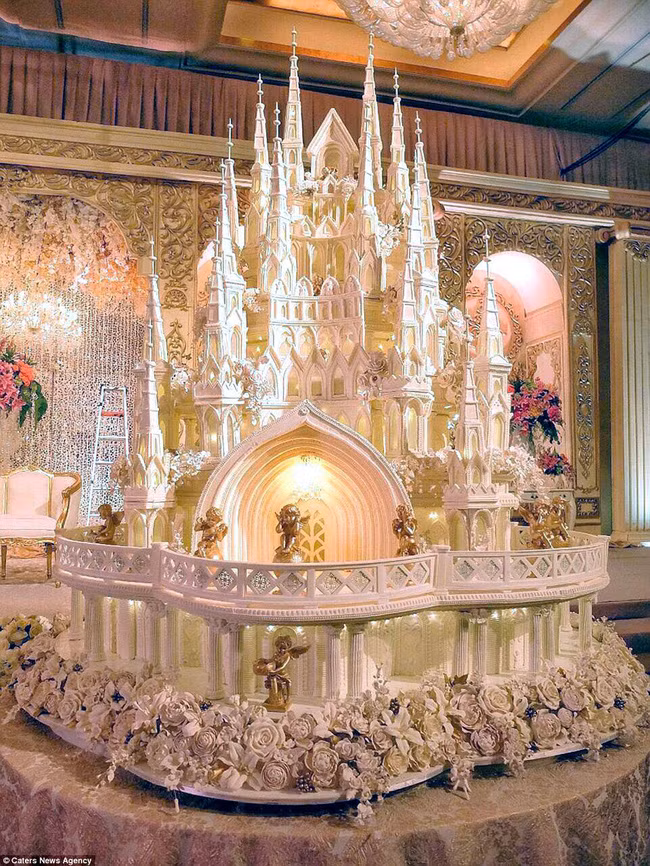 Sững sờ với những chiếc bánh cưới hoành tráng nhất quả đất - Ảnh 4. Sững sờ với những chiếc bánh cưới hoành tráng nhất quả đất - Ảnh 4.