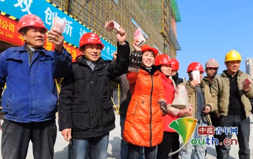 Đại gia xây dựng thưởng tết cả 