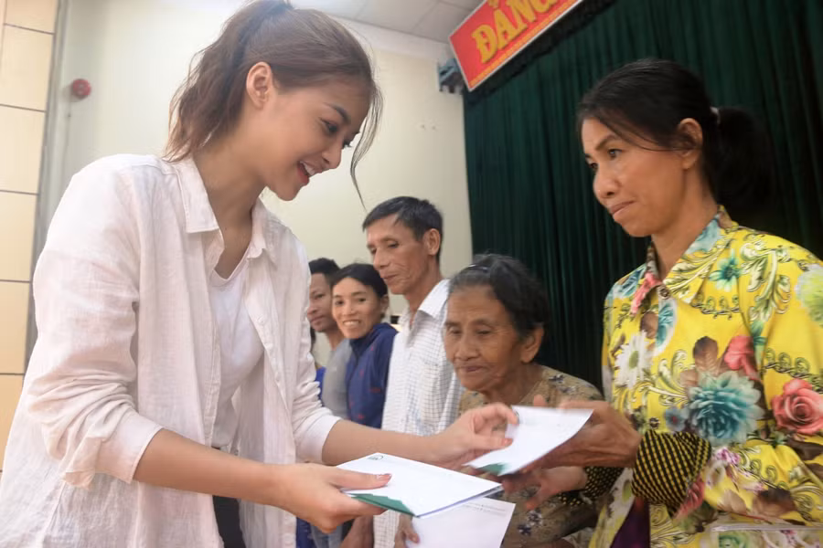 Hành trình Hoa Hậu Việt Nam 2020 hướng về miền Trung ảnh 2