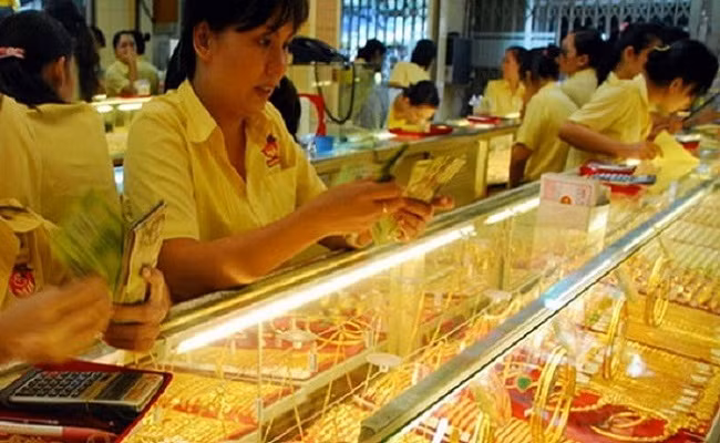 Giá vàng hôm nay 20/2 giảm 400.000 đồng/lượng sau ngày vía Thần Tài