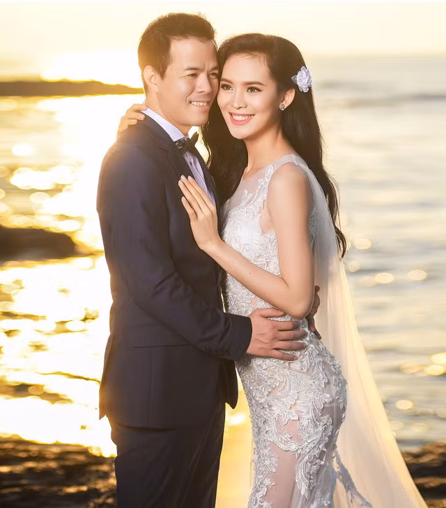 Tuy nhiên, khi xem ảnh cũng như clip cưới, mọi người dường như tập trung tới khả năng biểu cảm của chú rể hơn. Bởi anh là dân ngoại đạo nhưng “diễn” rất có hồn và chuẩn từng shot hình.