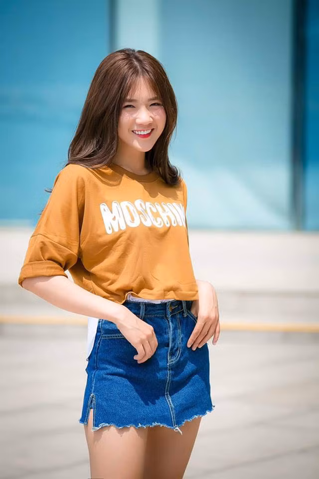Nguyễn Hoàng Kiều Trinh đang đi trên con đường từ một hot girl thành một diễn viên trẻ triển vọng