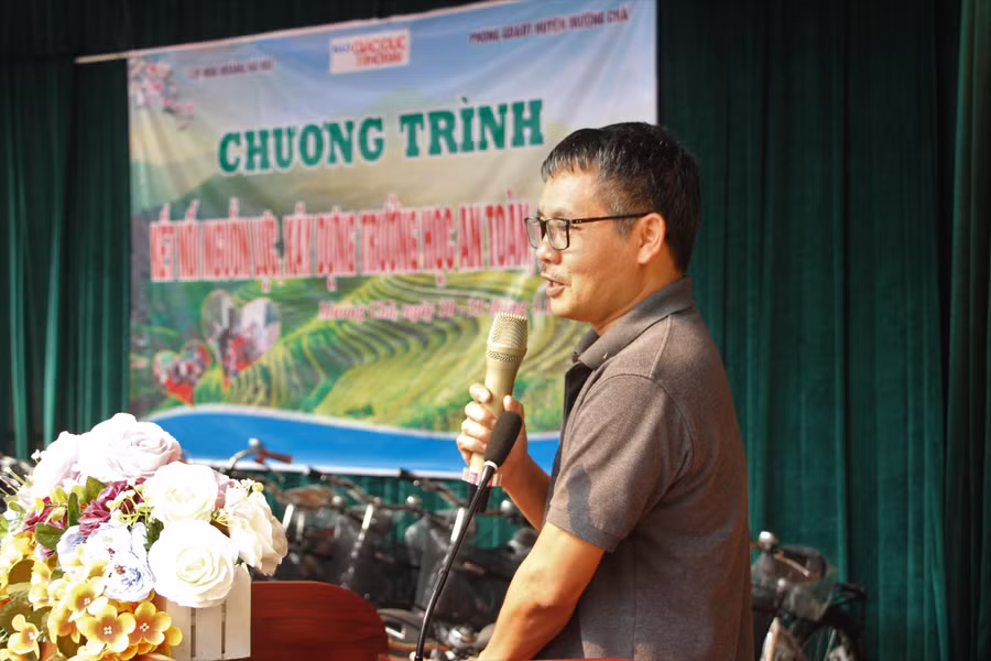 Nhà báo Nguyễn Đức Tuân, Phó Tổng Biên tập Báo Giáo dục và Thời đại phát biểu tại chương trình.