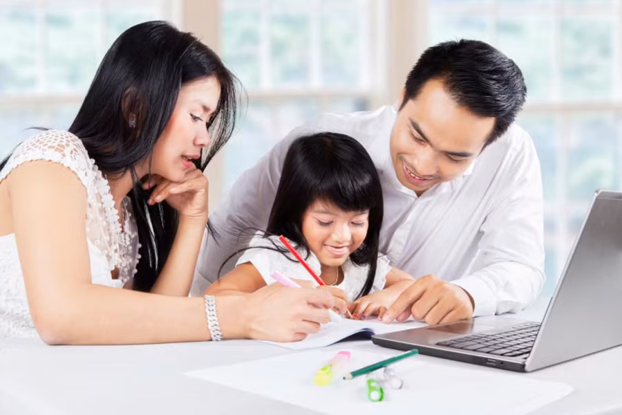 Hãy thiết lập thời gian và thói quen thường xuyên cho bài tập về nhà. (Ảnh: ITN).