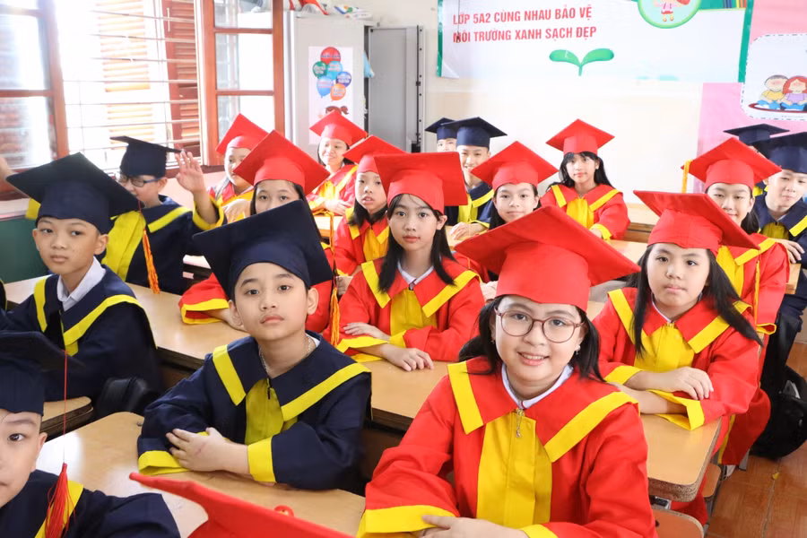 Tuổi học trò bên mái trường tiểu học thật vô cùng đáng nhớ.