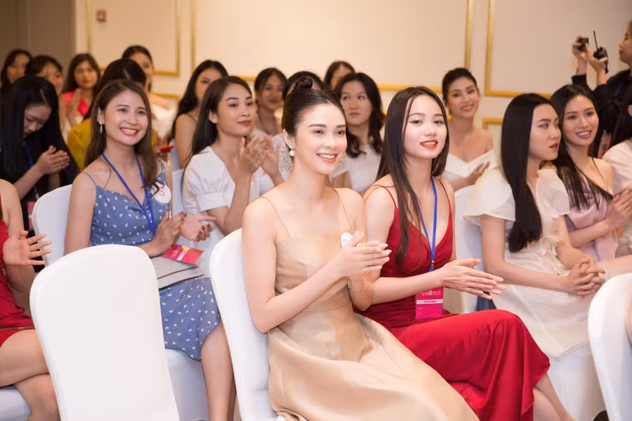 Hoa Hậu Việt Nam 2020: Lộ diện 30 gương mặt cuối cùng của vòng Bán kết ảnh 2