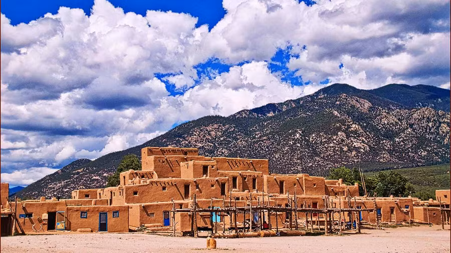 Taos vùng đất của những âm thanh kỳ lạ. Taos vùng đất của những âm thanh kỳ lạ.