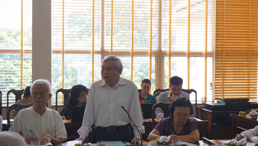 Nhà giáo Nguyễn Văn Hòa chia sẻ tại Hội thảo
