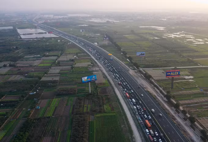 Cao tốc Pháp Vân - Cầu Giẽ ùn tắc gần 5 km