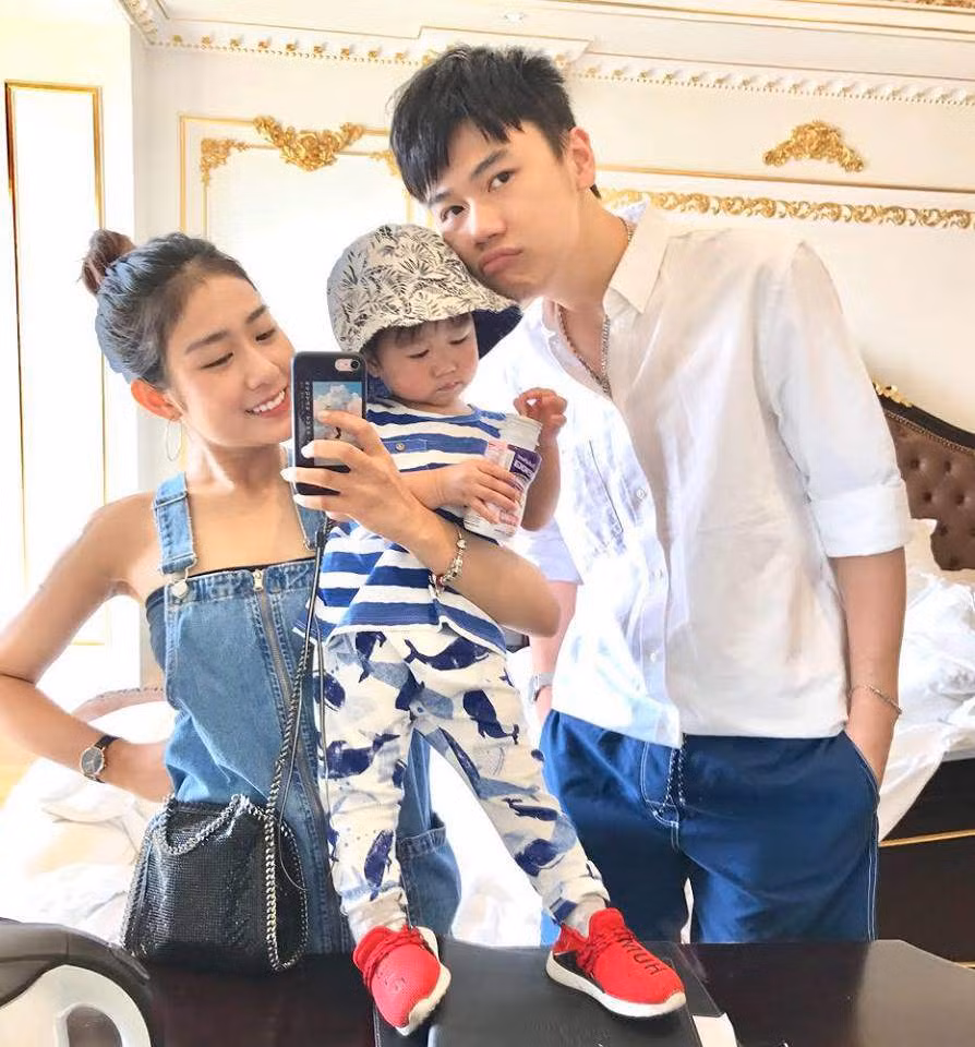 4 hot mom thế hệ mới: Giỏi giang, xinh đẹp, chăm con ngoan nức tiếng mạng xã hội ảnh 6 4 hotmom the he moi: gioi giang, xinh dep, cham con ngoan nuc tieng mang xa hoi - 6
