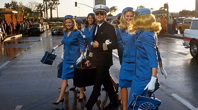 Frank Abagnale: Tên lừa đảo khét tiếng nhất nước Mỹ với tài đóng giả mọi nhân dạng - Hình 6