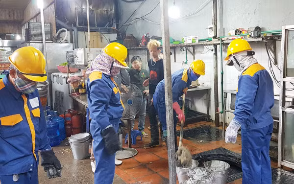 Hà Nội: Ứng dụng thiết bị quản lý nước thải chứa nhiều dầu mỡ ảnh 1 tách dầu mỡ
