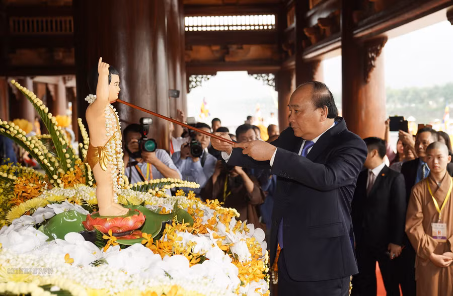 Thủ tướng: Đại lễ Vesak đã vượt trên một lễ hội văn hóa tôn giáo thông thường ảnh 2
