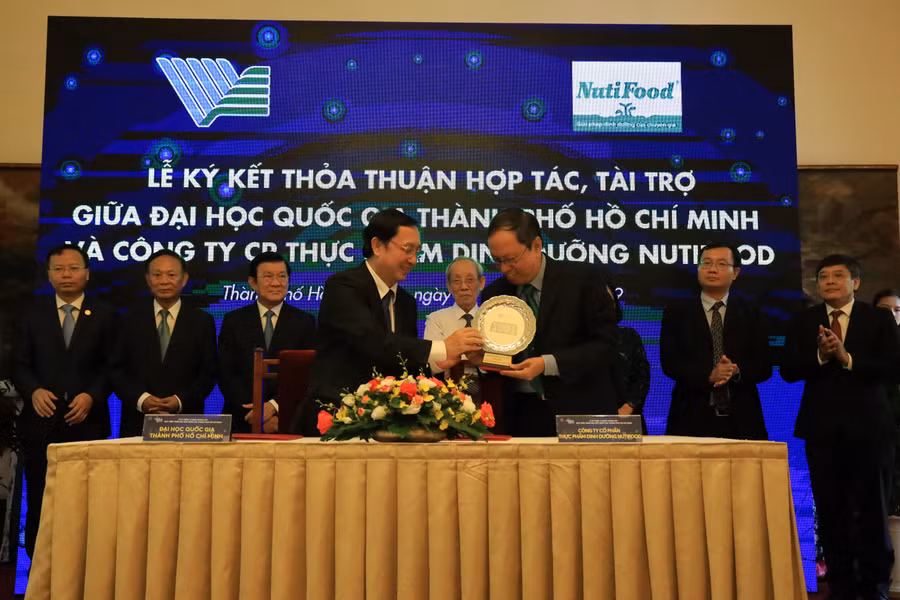 NutiFood trao tặng trường cho Bình Dương nhân dịp khai giảng ảnh 1