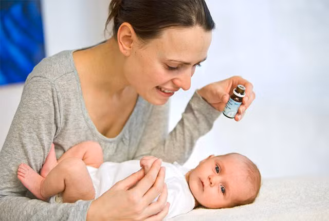  Bổ sung vitamin D cho trẻ cần có sự tư vấn của bác sĩ. Ảnh: TL 