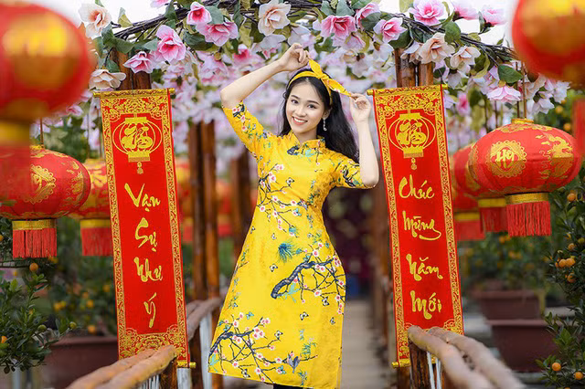 Bên cạnh học tập, Ngọc Anh còn được bạn bè ngưỡng mộ bởi cô sở hữu vẻ đẹp cuốn hút. Nhờ gương mặt đẹp, Ngọc Anh khá có tiếng trong giới người mẫu ảnh Hà thành.