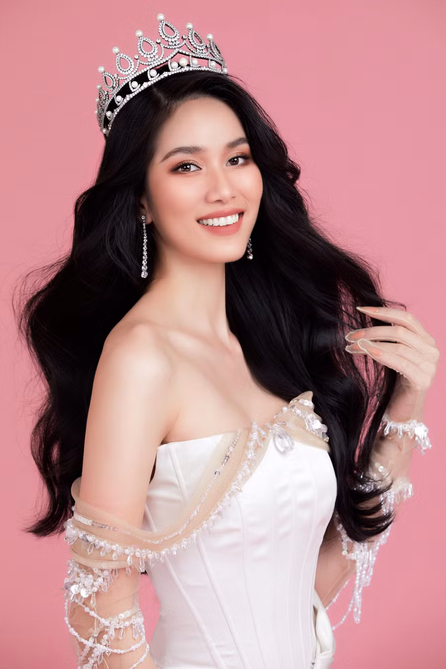 Á hậu Phương Anh.